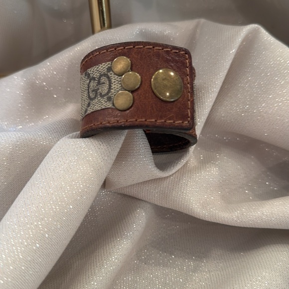 Michelle Mabelle Vintage Gucci Bracelet with Bee NWT - Picture 3 of 6